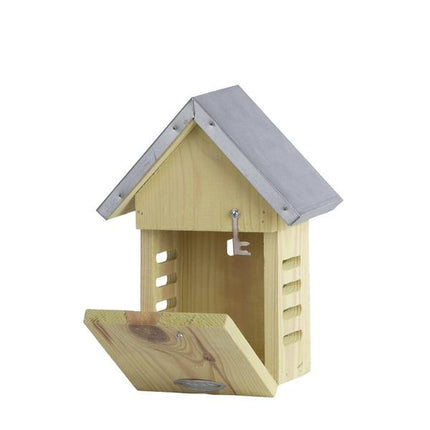 Houten lieveheersbeestkastje van 23 cm hoog met kleine openingen, ideaal als schuilplaats voor lieveheersbeestjes en natuurlijke bladluisbestrijding.